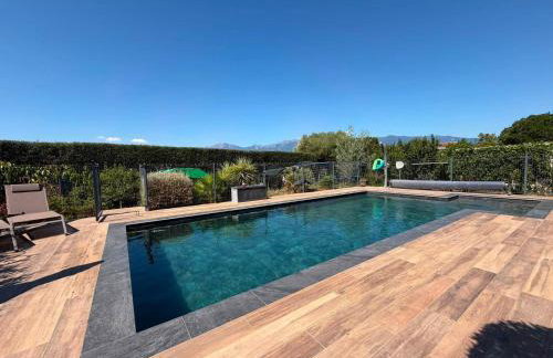 Maison de vacances " Villa Maé" piscine proche mer et montagne - Foto 45