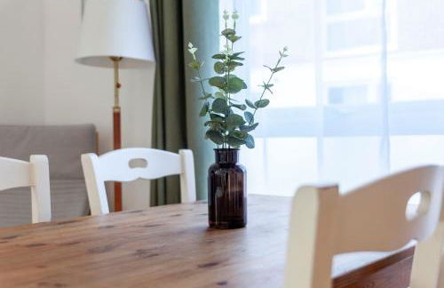 Bright 2BR flat off trendy Chiswick High Road - Photo 17