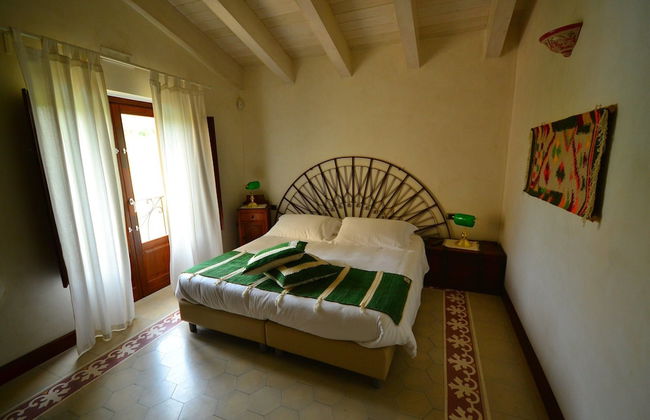 Elegant, Historical Villa with Swimming Pool in Rural Region near Etna - Foto 8