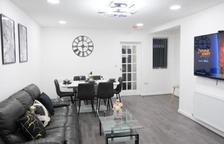 Modern House - 3 Bedrooms - 1 Bath - ManCity - Foto 9