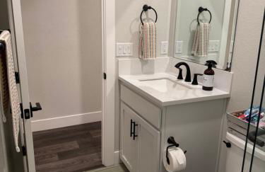 Entire Cozy Guest Home - Foto 28