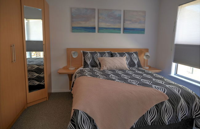 Emu Bay Holiday Homes - Photo 3