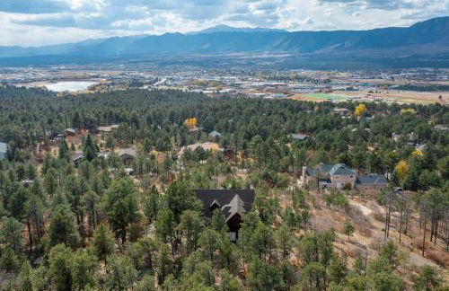 Expansive Monument Home Hot Tub and Mountain Views! - Foto 39