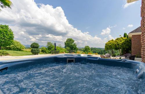 Luxury Getaway Home with Panoramic Views, Pool & Hot Tub! - Foto 2
