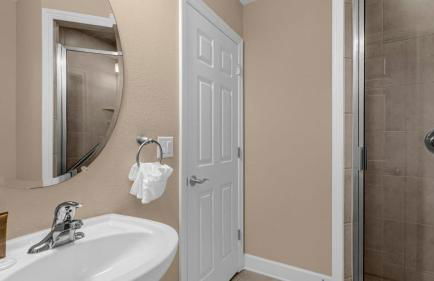 Florida Getaway - Renovated TownHome by Disney! - Photo 18