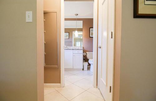 Charming 2 BR home minutes from Siesta Key beaches - Destination Paradise - Foto 7