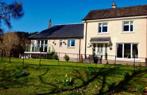 Lovely Riverside Holiday Home - Foto 1