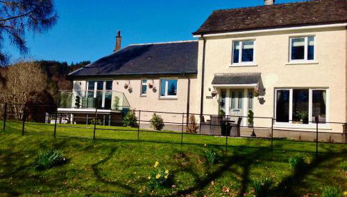 Lovely Riverside Holiday Home - Foto 1