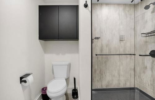 Chic Downtown Tulsa Beacon 2BR Stay - Foto 23