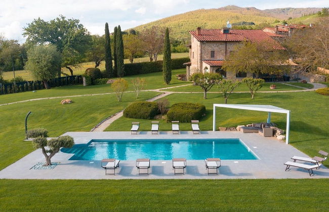 Villa in Tuscany With Pool & Panoramic Views - Photo 26