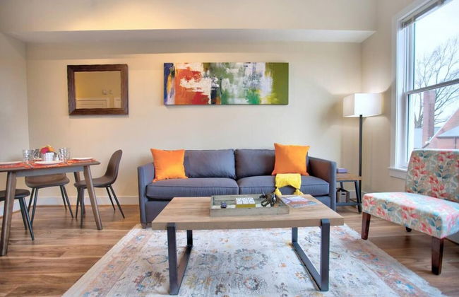 Walk Score 91 Balcony Near King ST - Photo 2