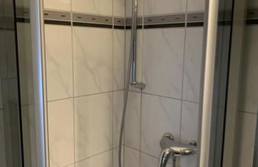 Großes Apartment Aschaffenburg 4 Schlafzimmer bis zu 10 Personen Mainpark Apartment Mainaschaff - Foto 64