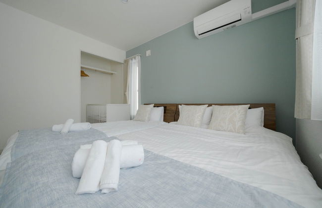 THE LUNA LOUNGE - Photo 38