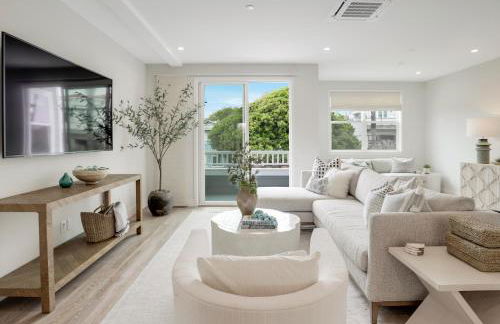 Coastal retreat near the beach w Panoramic Ocean Views, Rooftop Deck, & Firepit - Foto 13