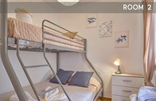 Sunny Coastal Retreat with Pool & Terrace - Foto 24