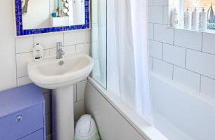 The Sashes - Stylish Apartment - FREE Parking - Ultrafast WIFI - Smart TV - Netflix - sleeps up to 6! Close to Poole Town Center & Sandbanks & Bournemouth - Foto 30