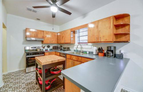 San Antonio Gem in Prime Location with Outdoor Space - Foto 9