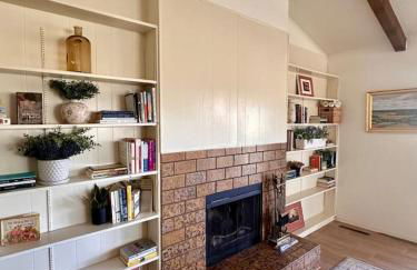 3.2 near University and Memorial Hospital - Photo 15