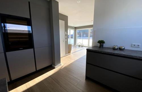 Airport-Messe Luxuswohnung, circa 10 Minuten entfernt 4 - Foto 34