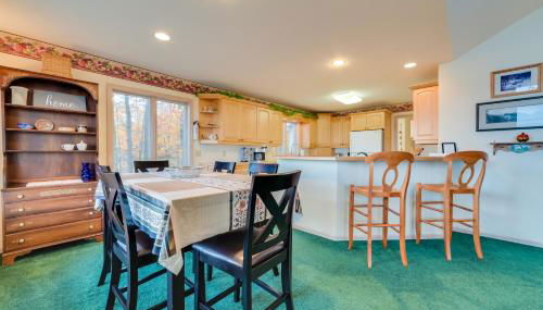 17 Mi to Skiing! Lake-View Michigan Home with Deck - Foto 5