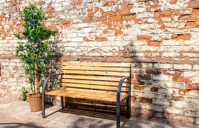 Host Apartments The Roscoe Carriage House - Photo 8