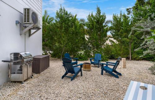 Oceanfront Oasis BBQ Patio, Free Dock, Pool and Secret Speakeasy - Foto 9