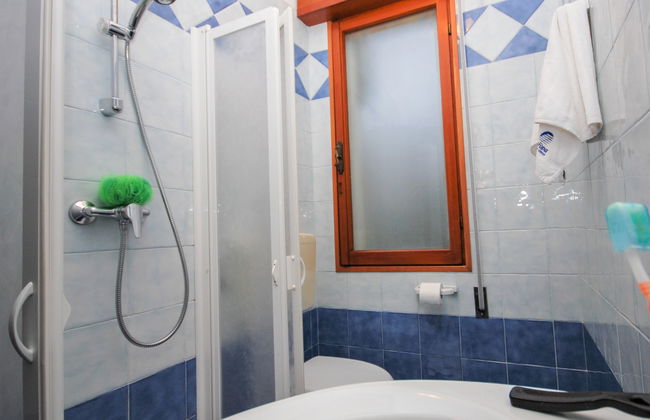 2 bedroom Apartment in Lignano Sabbiadoro with garden - Photo 12