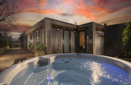 Cedar Lodge, Strawberryfield Park - Photo 17