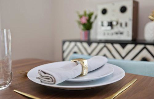 Downtown | Gorgeous | Pet Friendly! - Photo 62