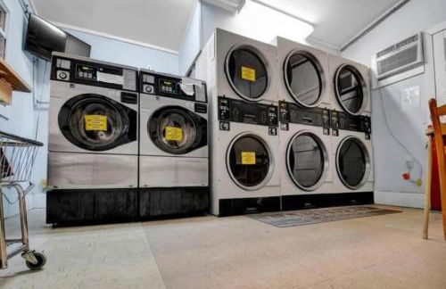 Unique Cabin Near Surf City with Loft and Parking - Foto 14