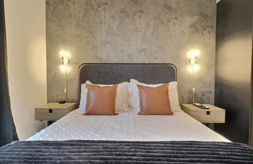 Downtown Escape, Gym in Building, Walk to Attractions - Photo 14