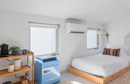 Sleeps 32 Private Compound w Putting Green Bouldin Collective by AvantStay - Foto 44