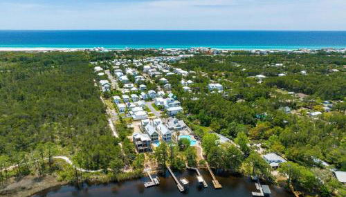 30A Pet Friendly Beach House - Pelican's Rest by Panhandle Getaways - Foto 4, Garden, sunbed, Garden view, young children, Game Room, locker, Other