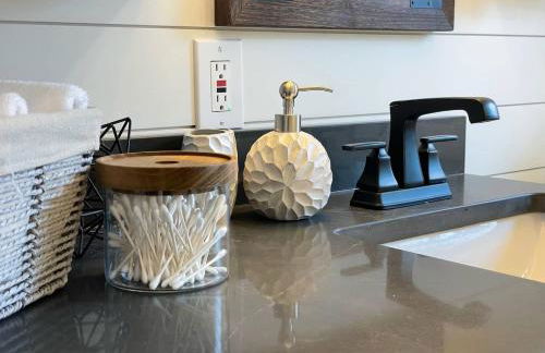 Stargazers' Retreat A Tiny Home on the Riverside - Photo 17