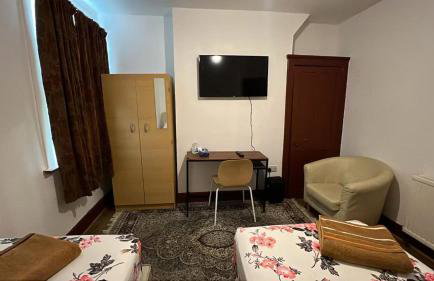 House - Sleeps 10 - Honor Oak Park Station 2 mins walk - Photo 9