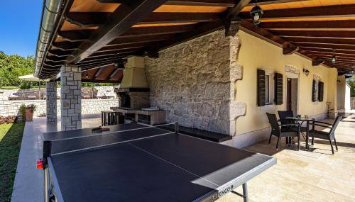 Charming Villa Antoana for families and kids in Labin - Rabac with kids playground & private pool - Foto 4, Garden, Garden view