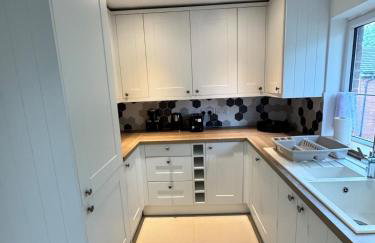 Swanky3Bed HomeModern Kitchen - Foto 5