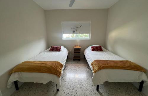 Cozy house close Brickell - Photo 26