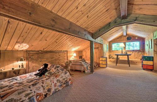 Serene Sky Valley Family Chalet with Fireplace - Foto 31