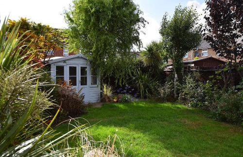 Highwoods Haven Luxury Stay with Garden and Parking - Foto 34