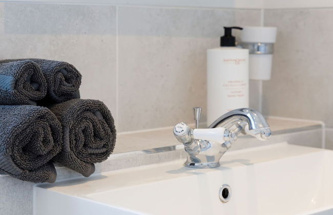 Coastal Retreat for 6 Close to Beaches - Photo 25