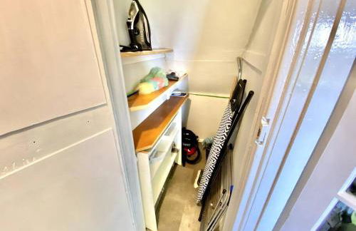 EasyRest - Spacious Detached House - 10 Beds - 5 Bedrooms - 4 Bathrooms - Secure Parking 5 Vehicles - Excellent Road Links - Perfect for Contractors & Large Groups - Foto 6