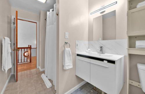 Big Bass Hideaway with Hot Tub - Foto 54