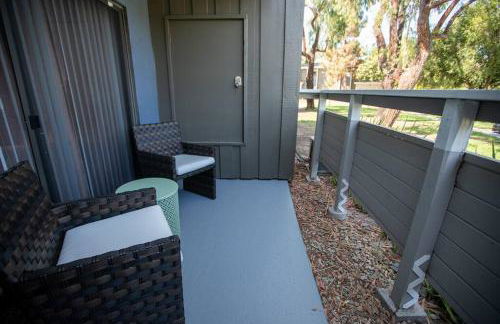 Shabby Chic Oceanside King & 2 Queen bed Pool GYM - Photo 12