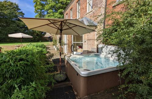 The Writer's Retreat Ground Floor Apartment - Photo 4