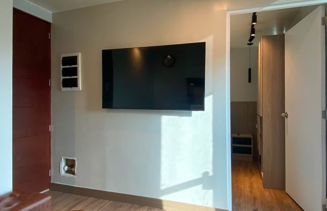 w Modern 1BR w AC Near Kennedy Park - Photo 5