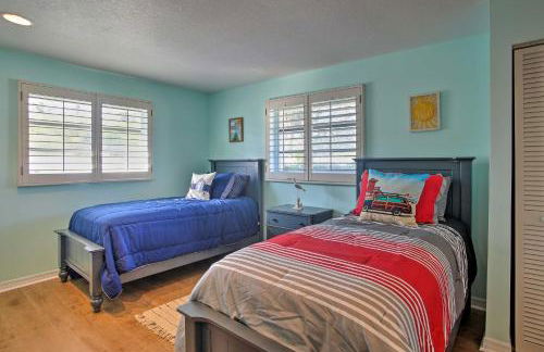Riviera Beach Home with Pool - Walk to Beaches! - Foto 14