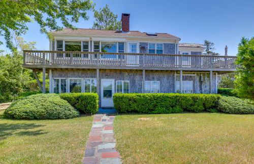 Deck with Water View Coastal Escape Near P-Town! - Foto 35