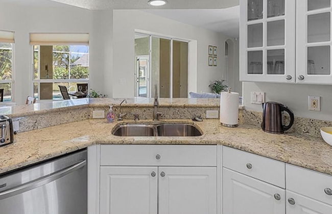 Family Friendly - Private Pool - Sleeps 10 - Foto 11