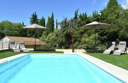 Peaceful Poolside Escape - Foto 9